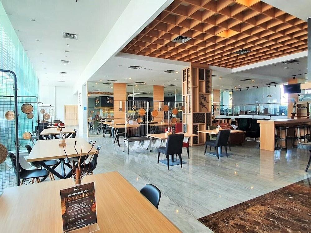 Batiqa Hotel & Apartments Караванг Екстериор снимка