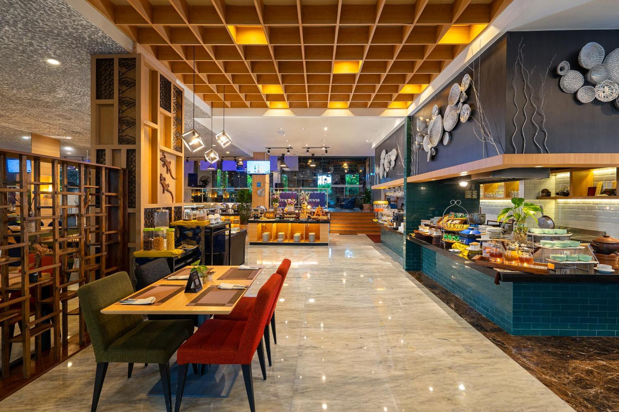 Batiqa Hotel & Apartments Караванг Екстериор снимка