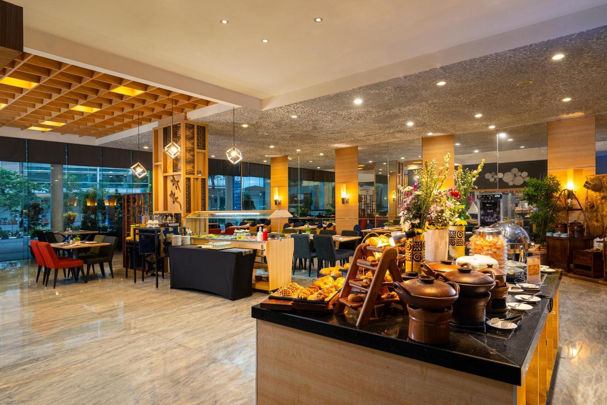 Batiqa Hotel & Apartments Караванг Екстериор снимка