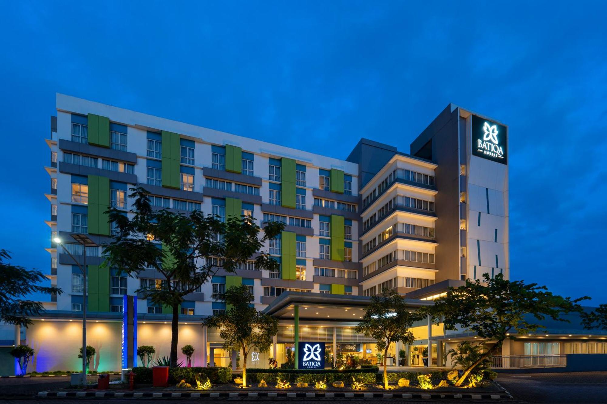 Batiqa Hotel & Apartments Караванг Екстериор снимка
