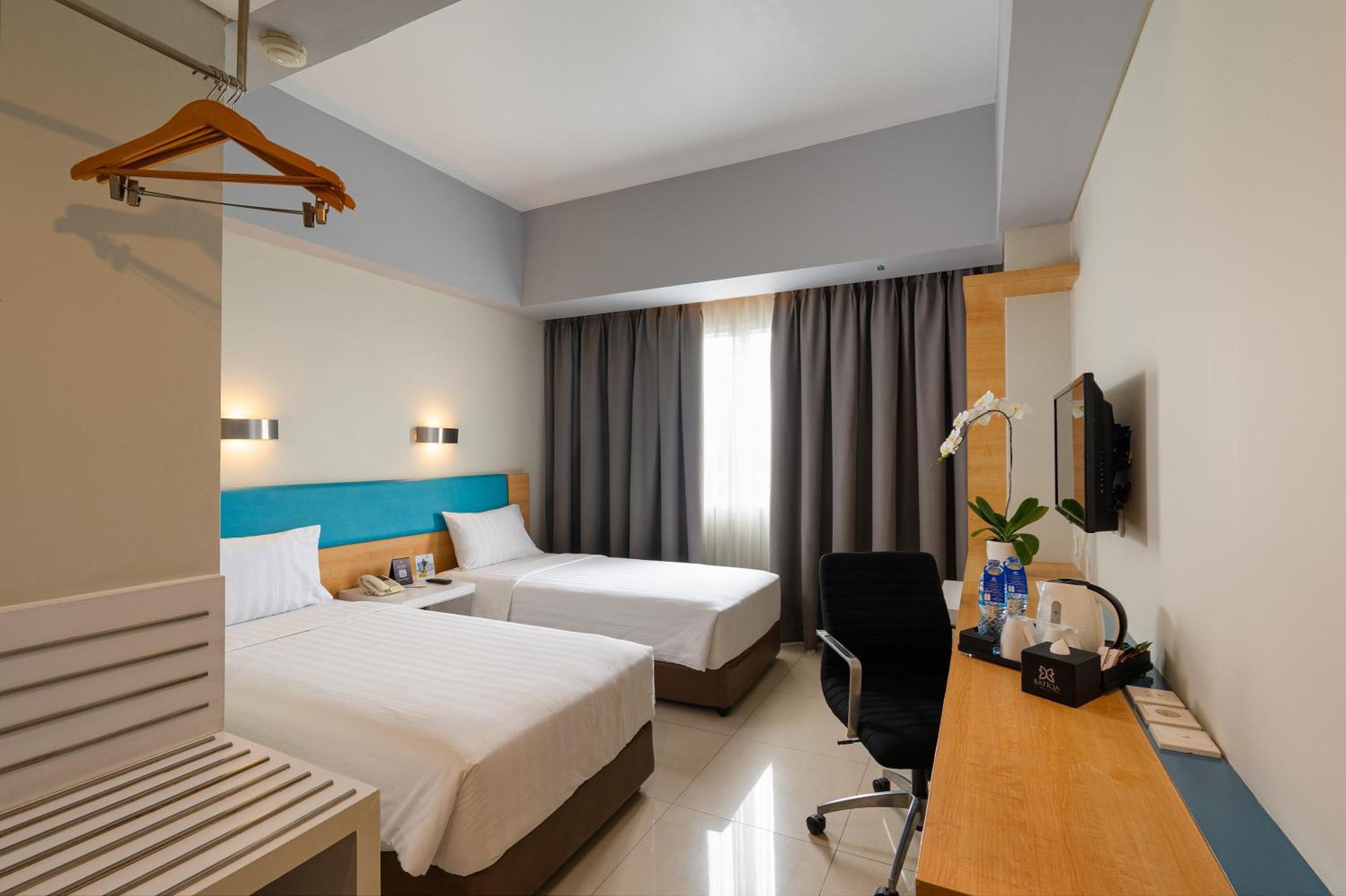 Batiqa Hotel & Apartments Караванг Екстериор снимка