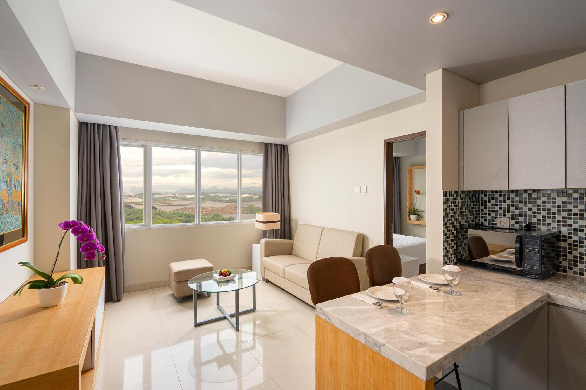 Batiqa Hotel & Apartments Караванг Екстериор снимка