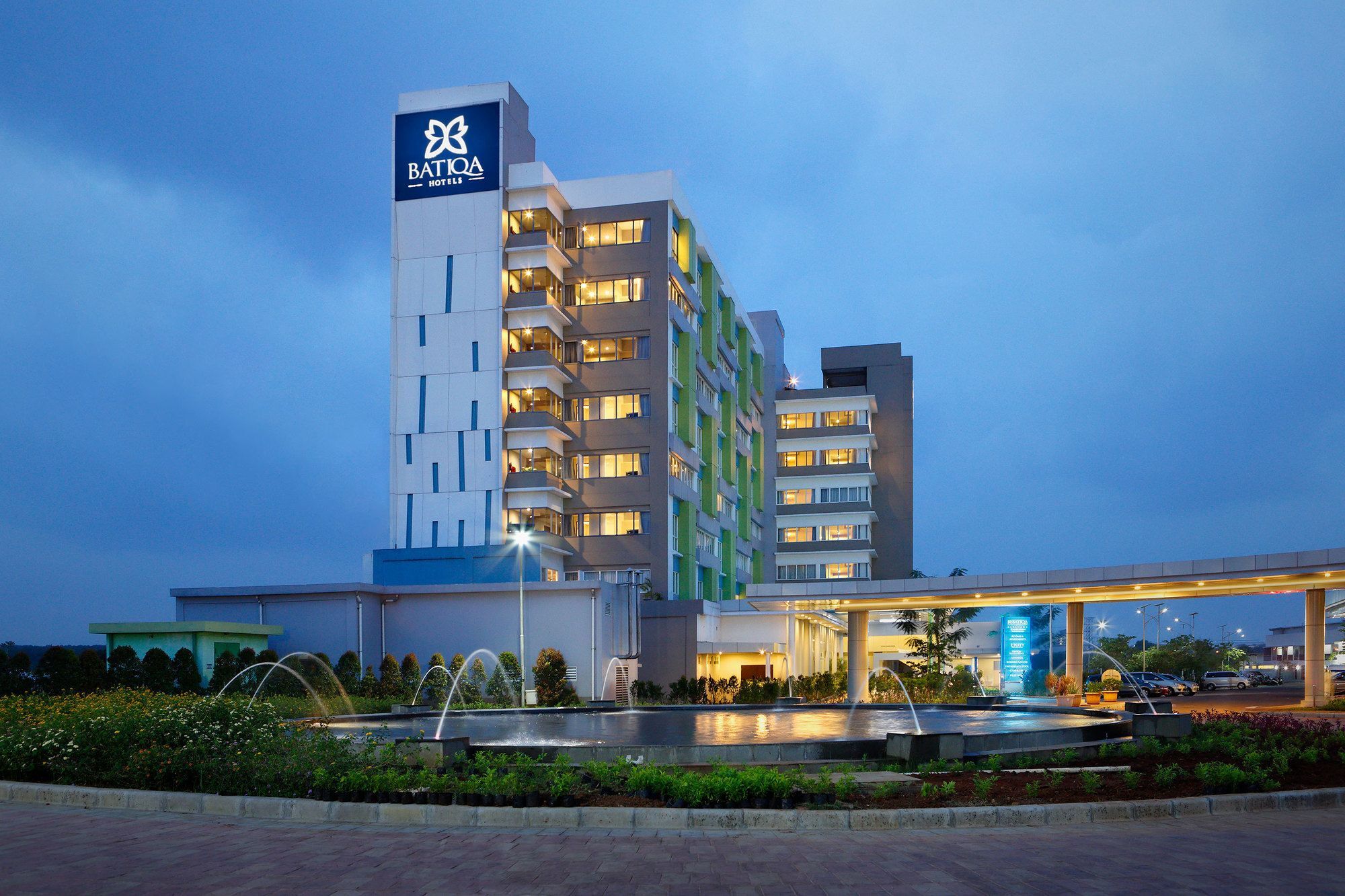 Batiqa Hotel & Apartments Караванг Екстериор снимка