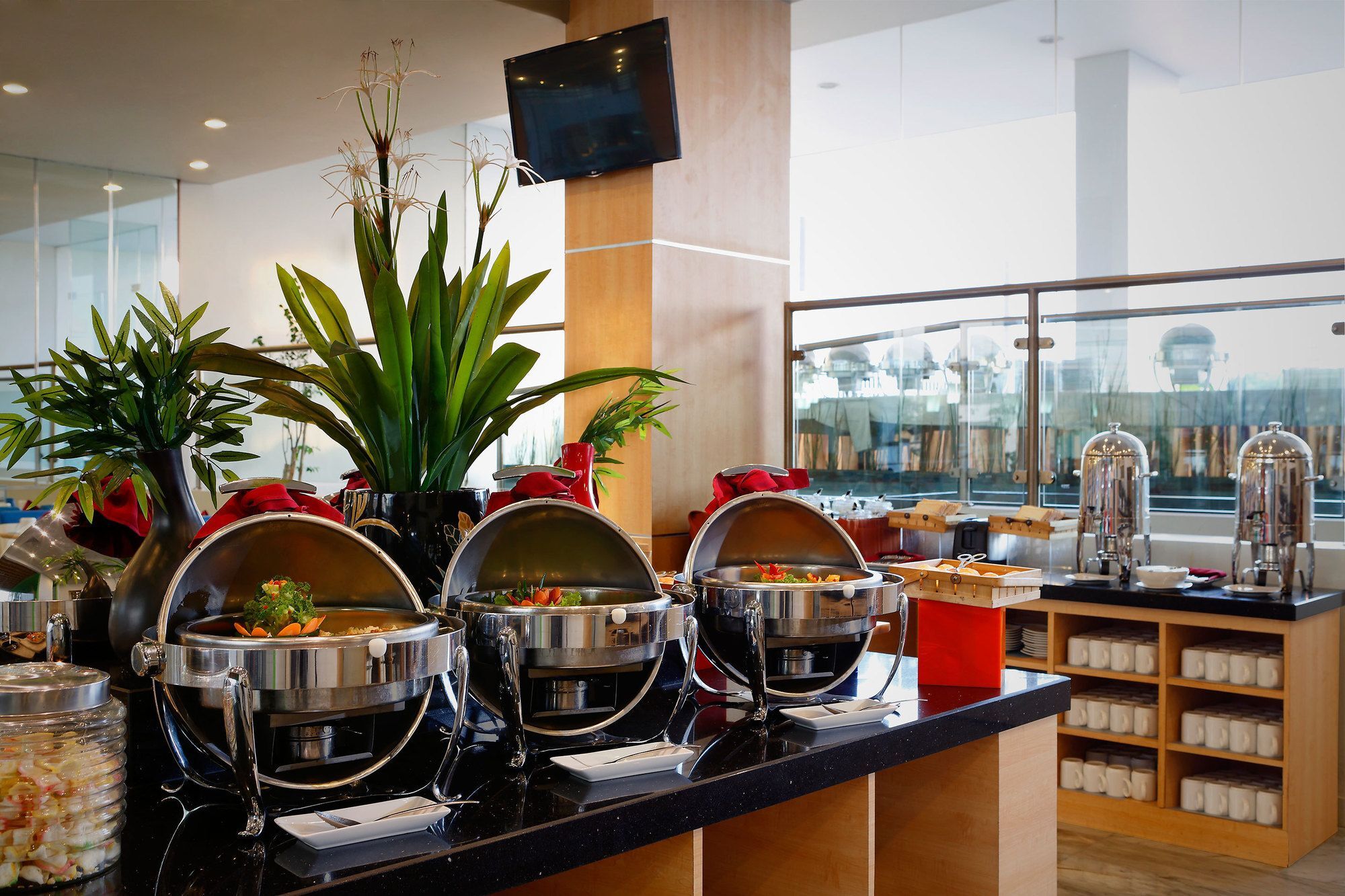 Batiqa Hotel & Apartments Караванг Екстериор снимка