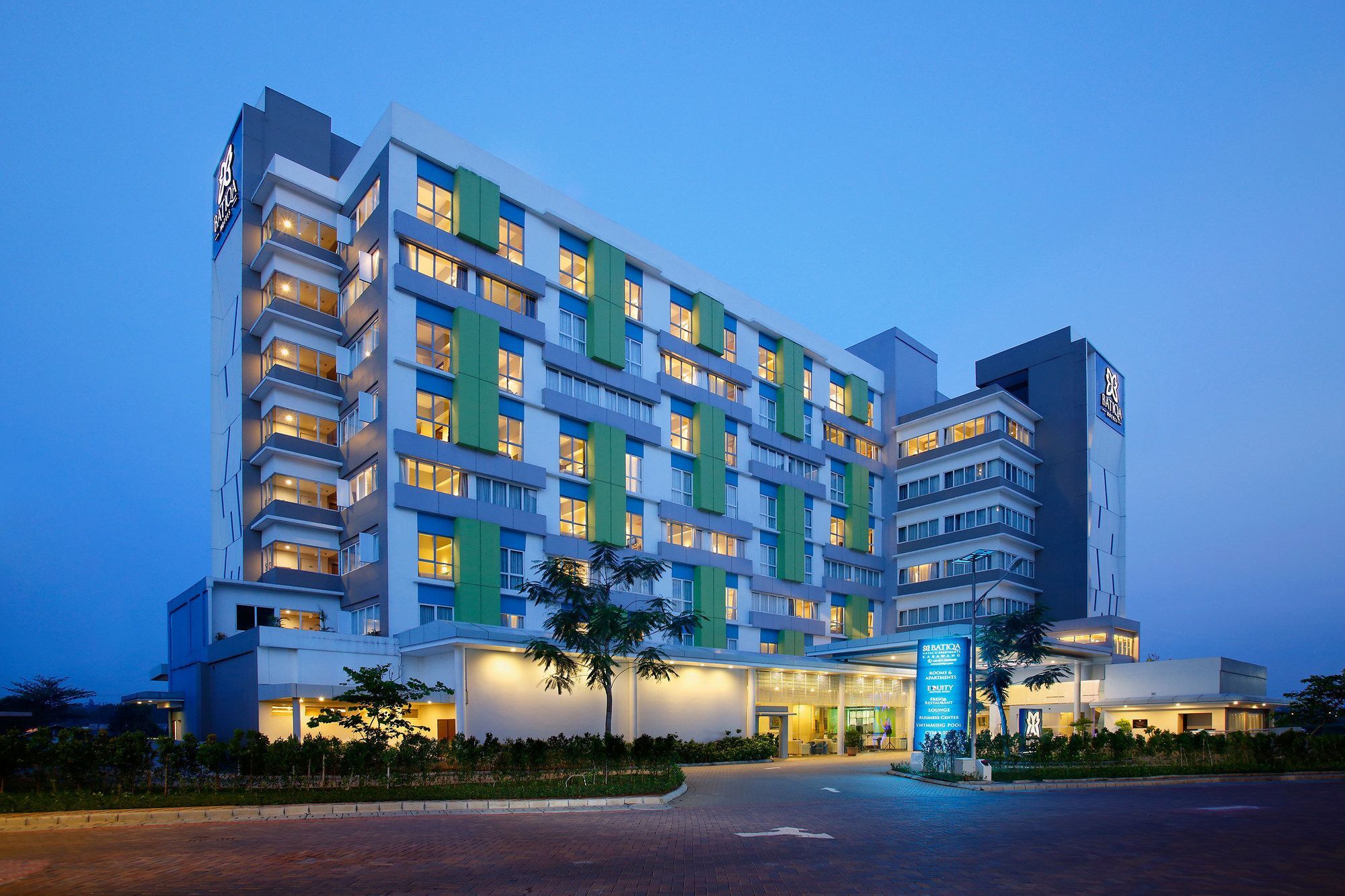 Batiqa Hotel & Apartments Караванг Екстериор снимка